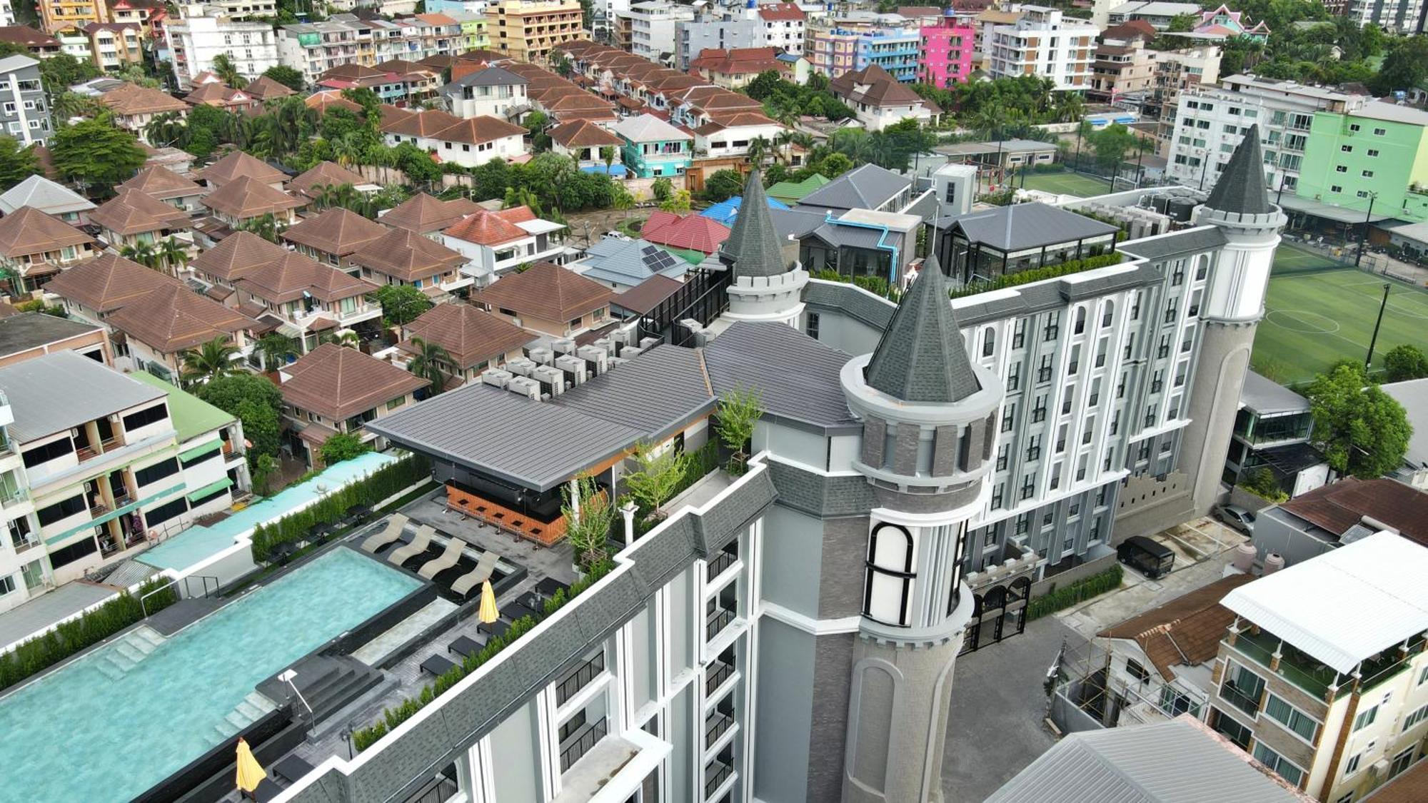 Chateau Du Village Hotel 4*